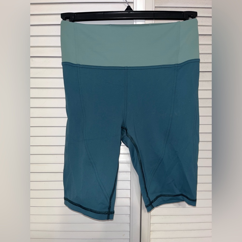 Lululemon 2-tone 10” biker shorts
